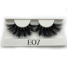 Load image into Gallery viewer, Mikiwi 25mm False Eyelashes Wholesale Thick Strip 25mm 3D Mink Lashes Custom Packaging Label Makeup Dramatic Long Mink Lashes - EssentialBoutiques 