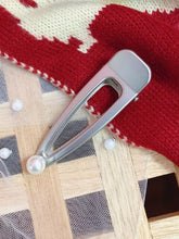 Load image into Gallery viewer, Fashion Woman&#39;s Hairgrips Peal Geometric Barrettes Party Club Headwear Accessories Hearpins 15 Wholeship - EssentialBoutiques 